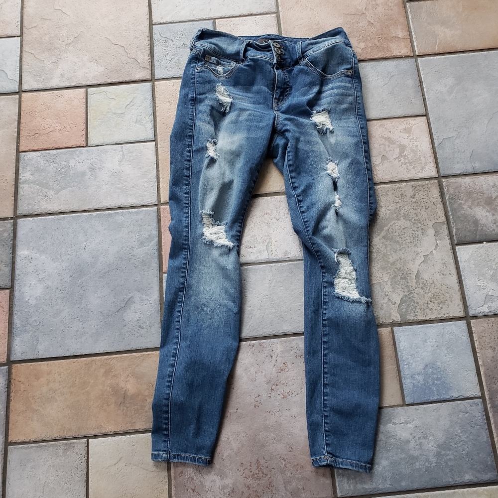 Distressed jeggings ( sold )